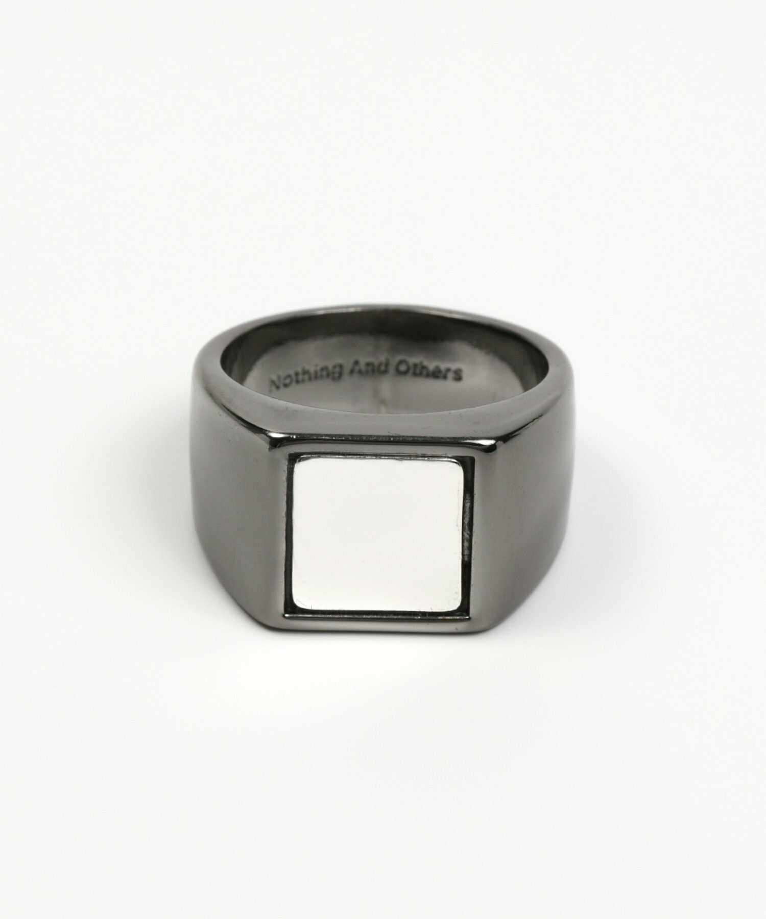 Nothing And Others/UN Square Ring